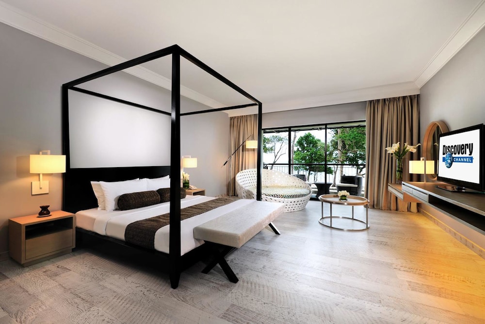 Deluxe Room - Photo 6