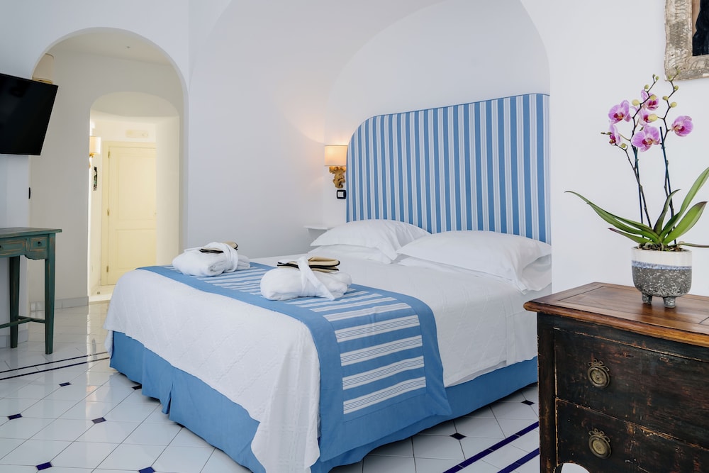 Apartment, 2 Bedrooms, Balcony, Sea View - Photo 4