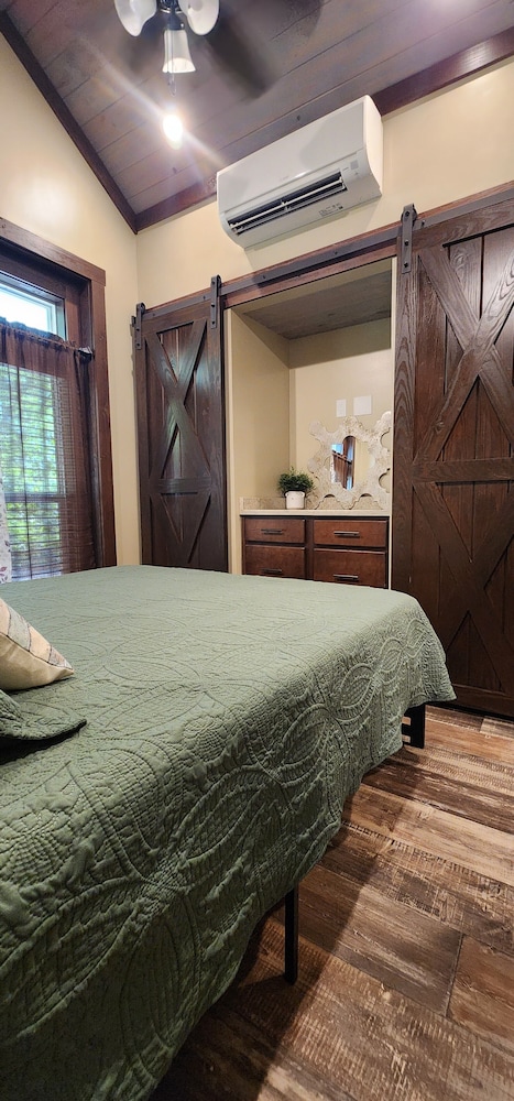 Grand Cabin, Multiple Beds, Patio, River View