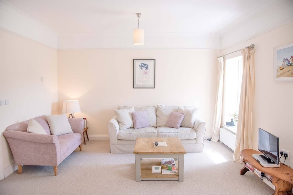 Apartment (2 Bedrooms)