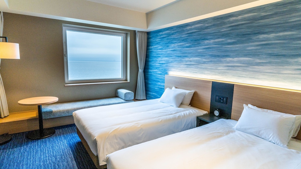 Standard Twin Room, 2 Bedrooms, Non Smoking, Oceanfront (On a High Floor) - Photo 4