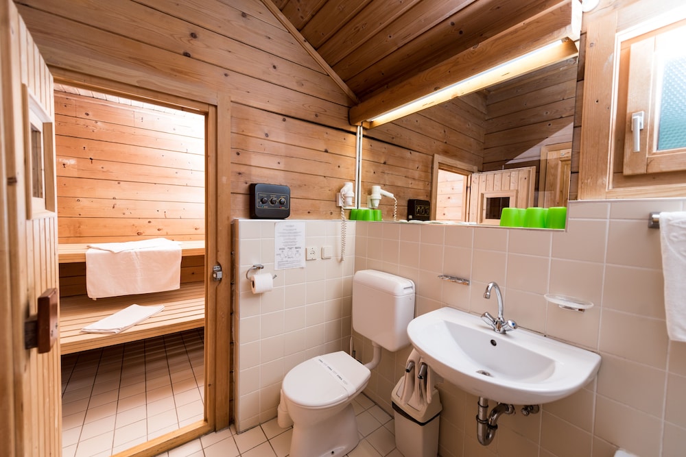 Standard 1-bedroom chalet with sauna - Photo 7