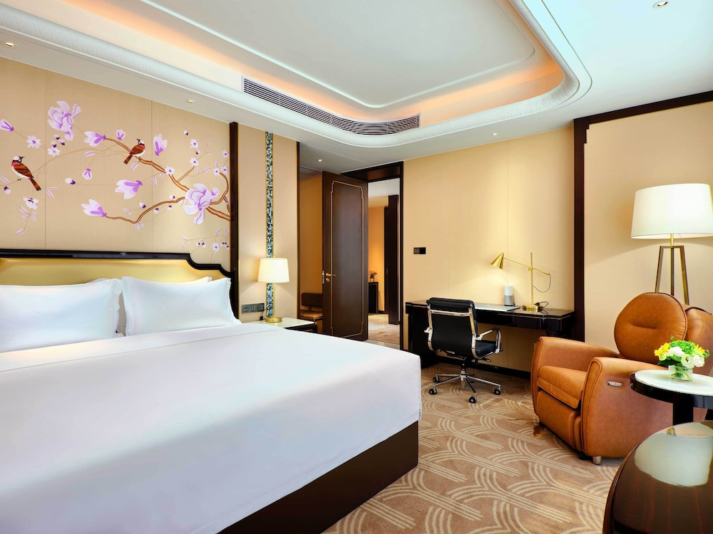 Deluxe Suite photo 3