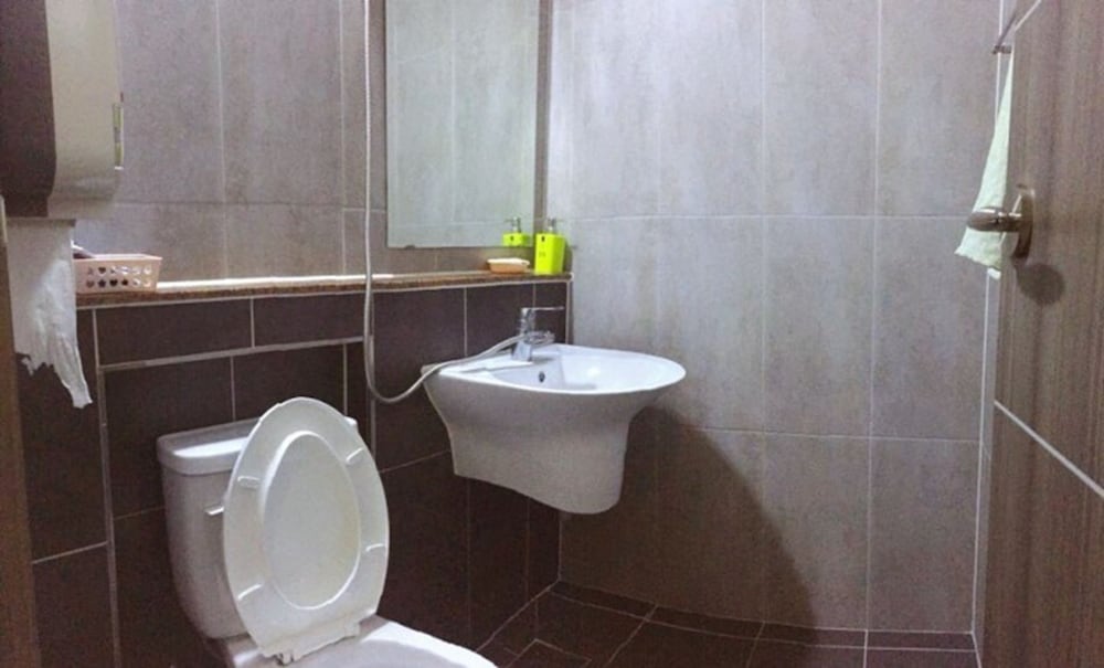 Shared Dormitory, Women only, Ensuite (4 persons) photo 2