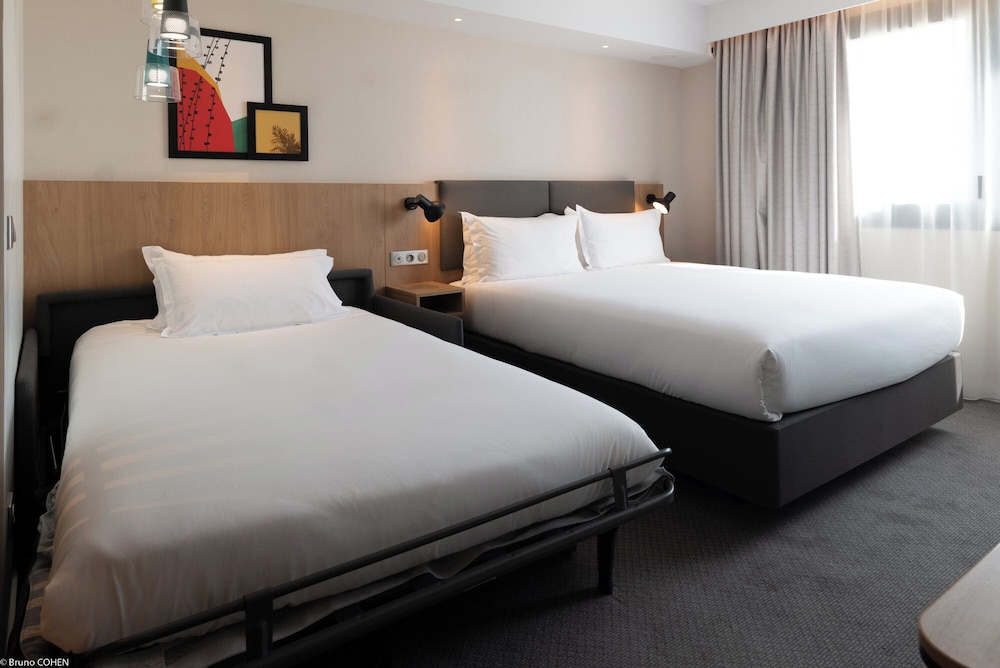 Room, 1 Queen Bed with Sofa bed, Garden View - Photo 8