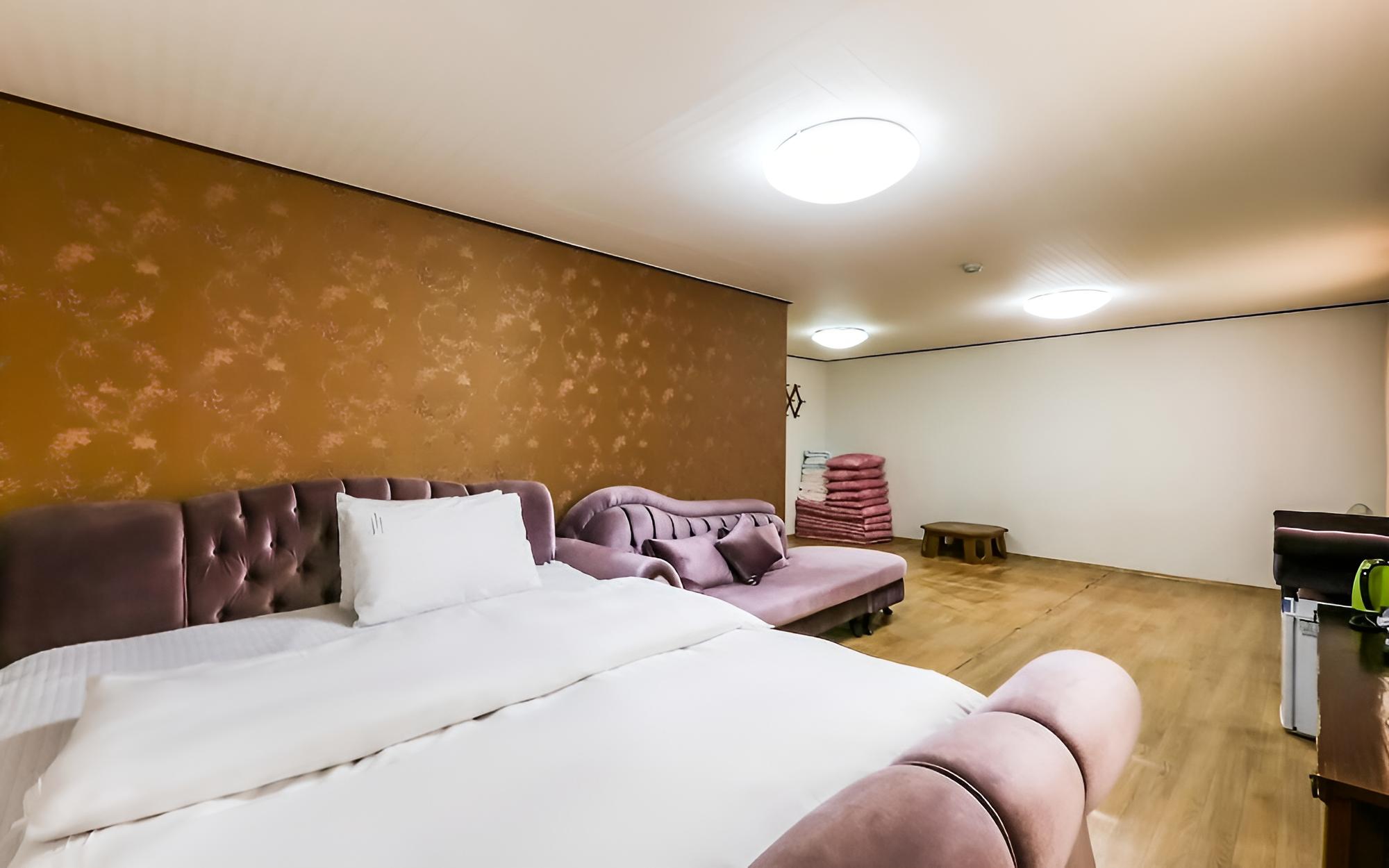 Room (Special Room)