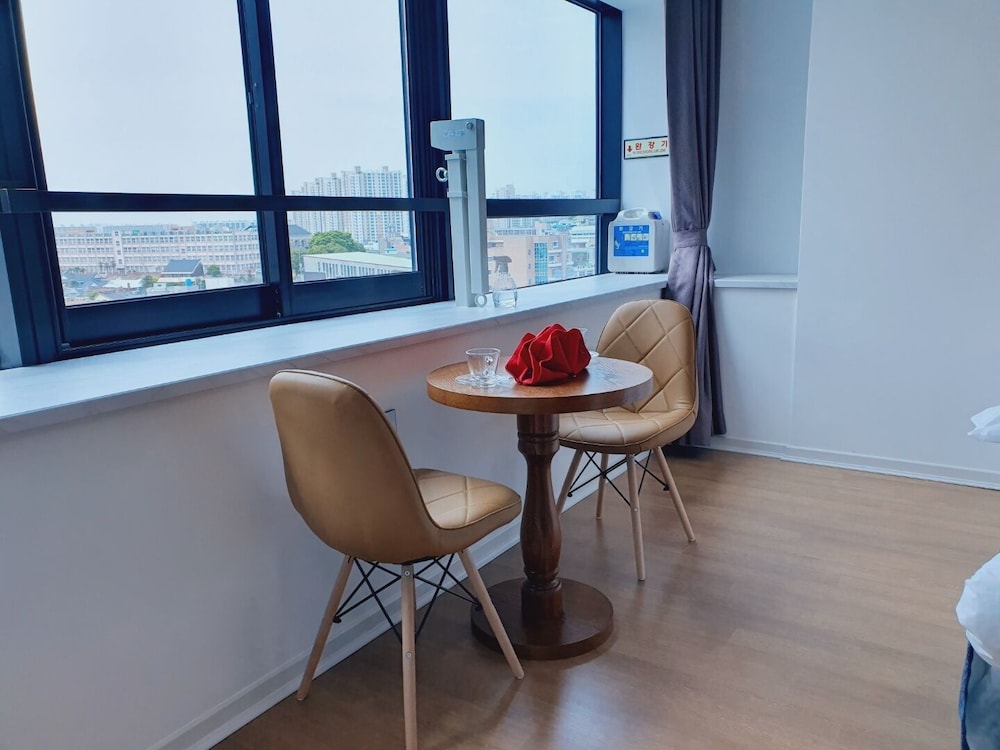 Deluxe Triple Room - Photo 10