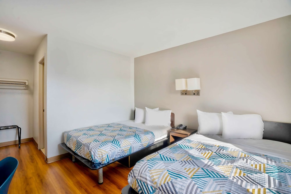 Deluxe Room, 2 Double Beds, Smoking, Refrigerator & Microwave