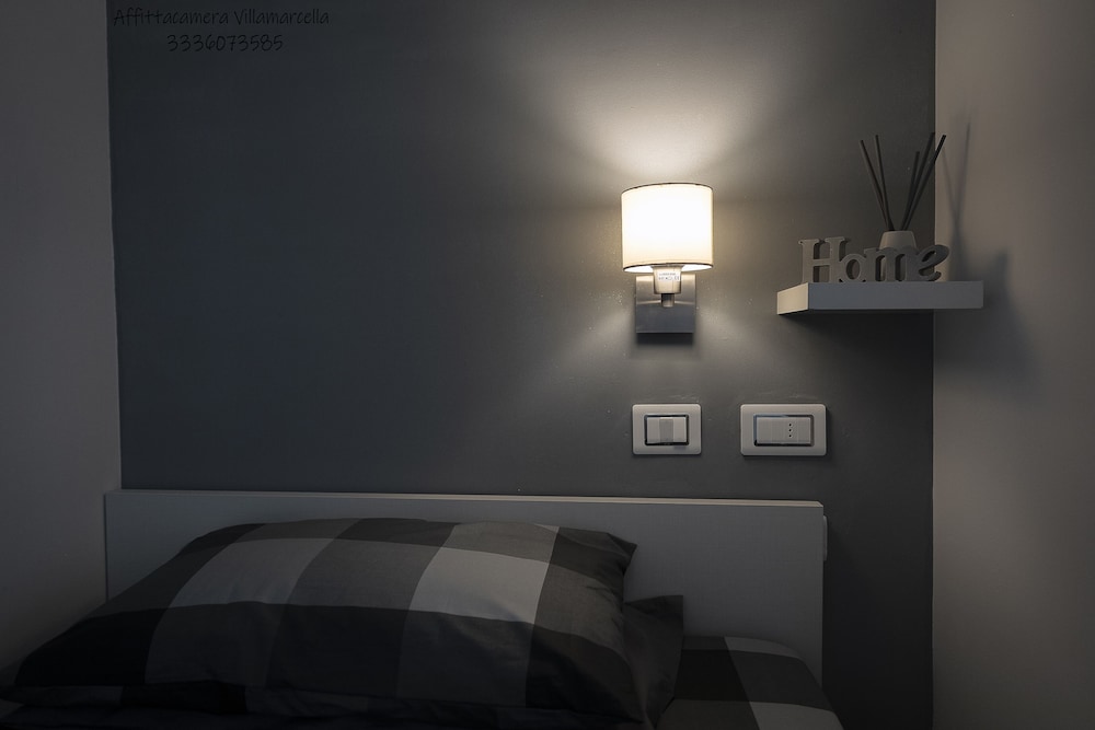 Basic Double Room, Multiple Beds, Pool View photo 3