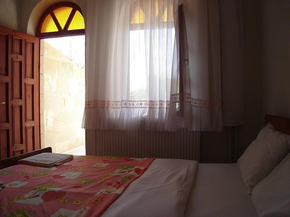 Double Room - Photo 6