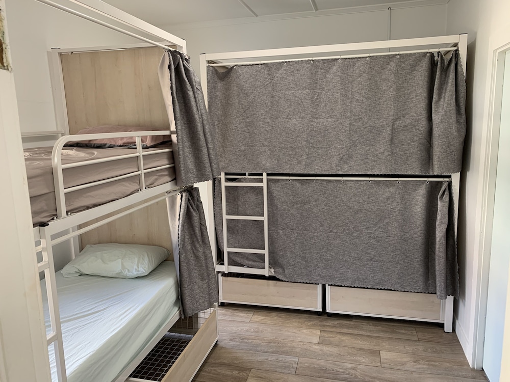 Small 4 bed Mixed dorm photo 1