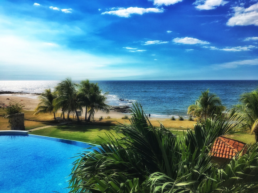 Deluxe Single Room, 1 Double Bed with Sofa bed, Non Smoking, Ocean View photo 2