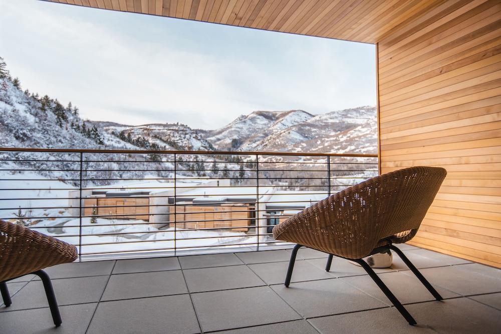 Room (Sky Room) - Photo 3