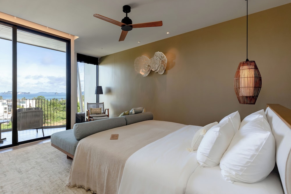 Luxe Plus Ocean View King - Photo 2