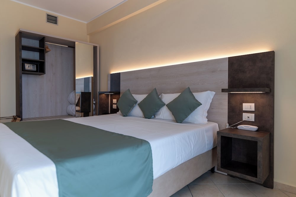 Superior Double or Twin Room - Photo 1