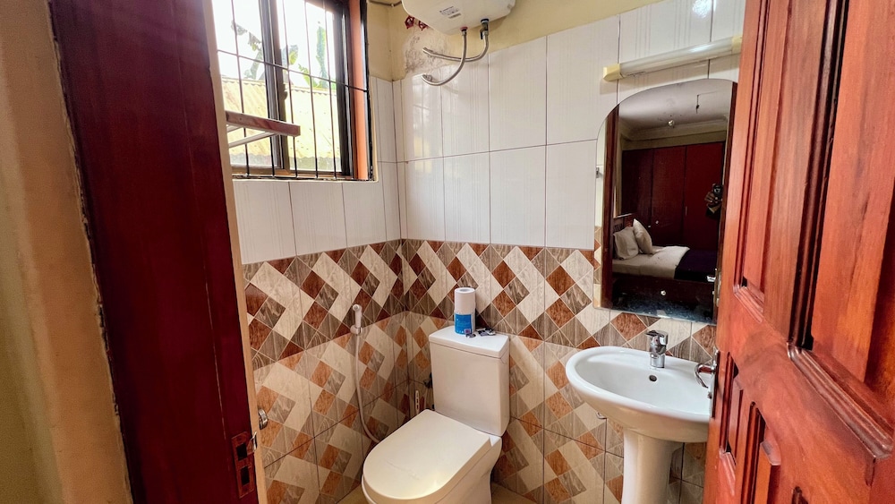 Standard Quadruple Room - Photo 4