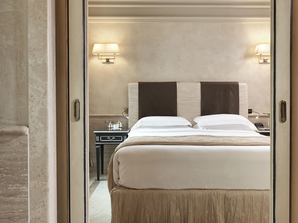 Junior Suite, City View photo 3