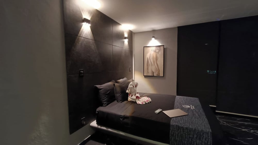 Honeymoon Room