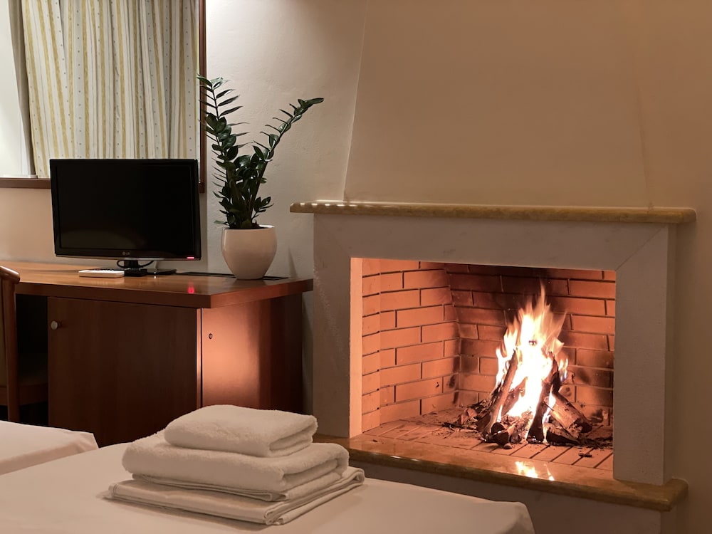 Standard Twin Room - Photo 10