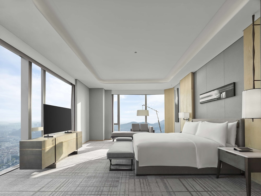 KING DELUXE SUITE - Photo 1