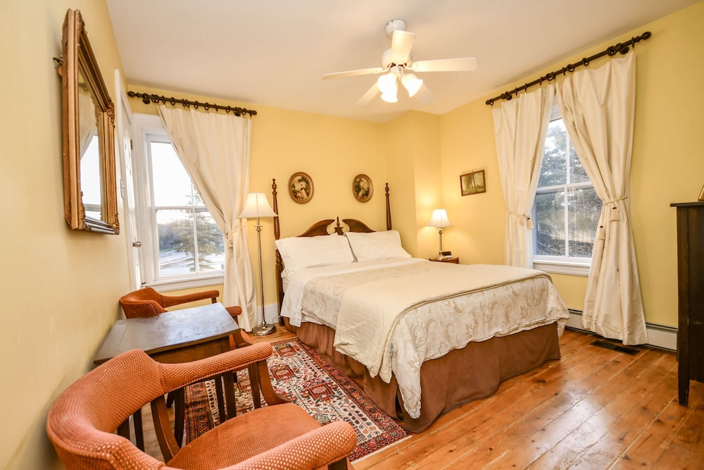 Standard Double Room, Ensuite (Buttercup Room) - Photo 1