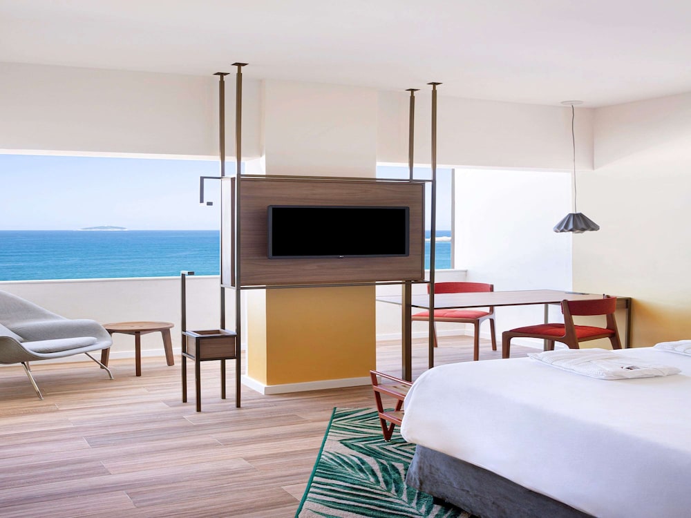 Luxury Room, 1 Queen Bed, Sea Facing