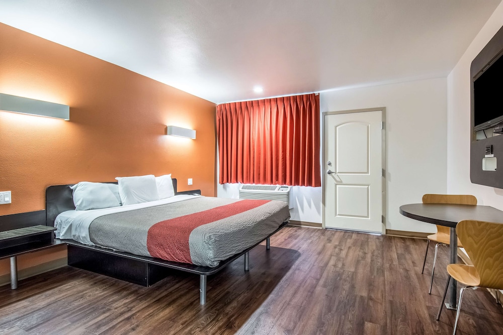 Deluxe Suite, 1 King Bed, Non Smoking
