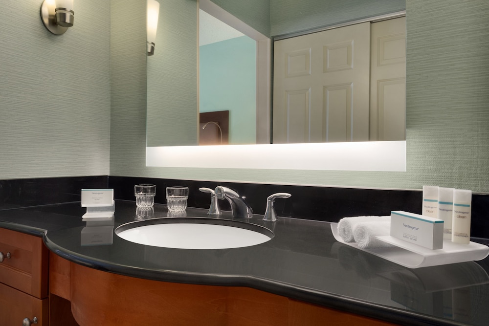 Suite, 1 King Bed, Fireplace