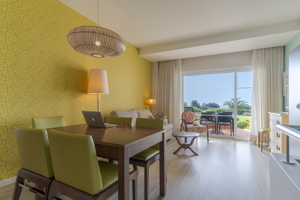 Studio, Sea View - Photo 1