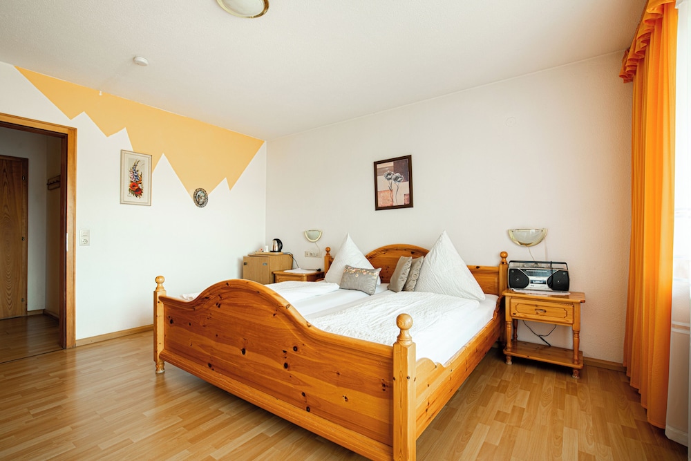 Double Room, Private Bathroom, Hill View photo 3
