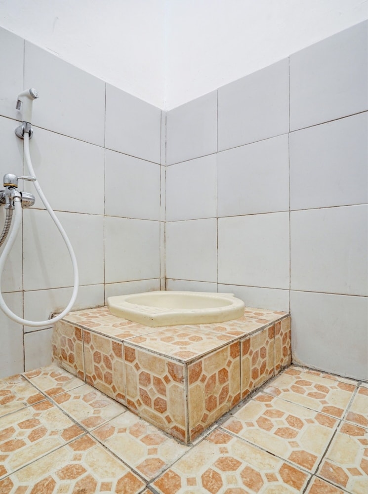Basic Double Room - Photo 16