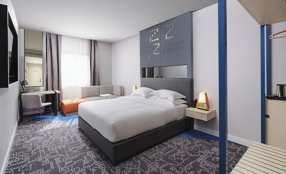 Room, 1 King Bed (Urban)