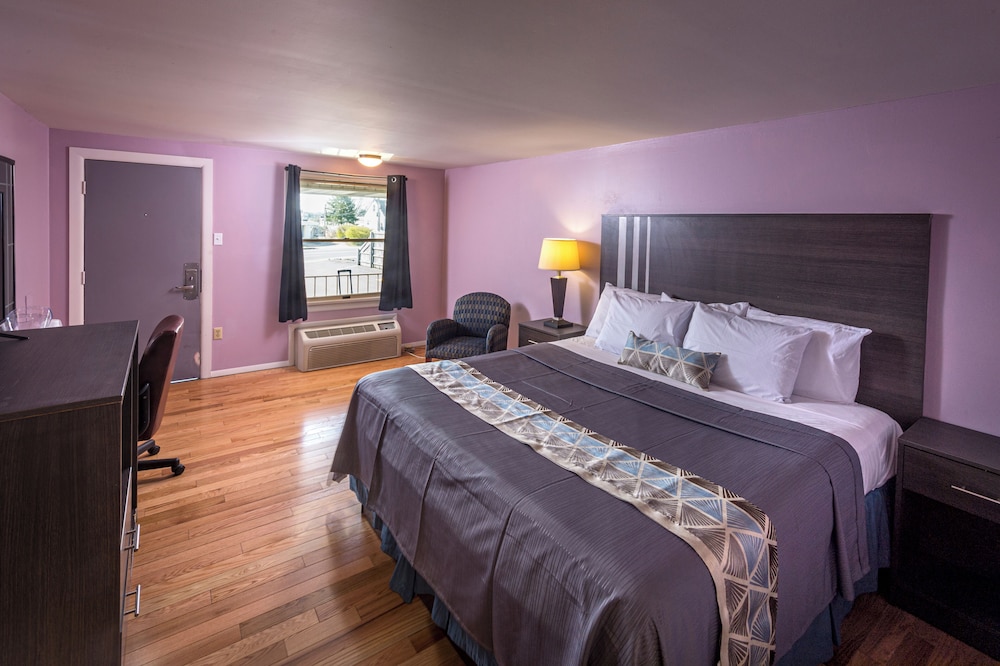 Standard Room, 1 King Bed - Photo 2