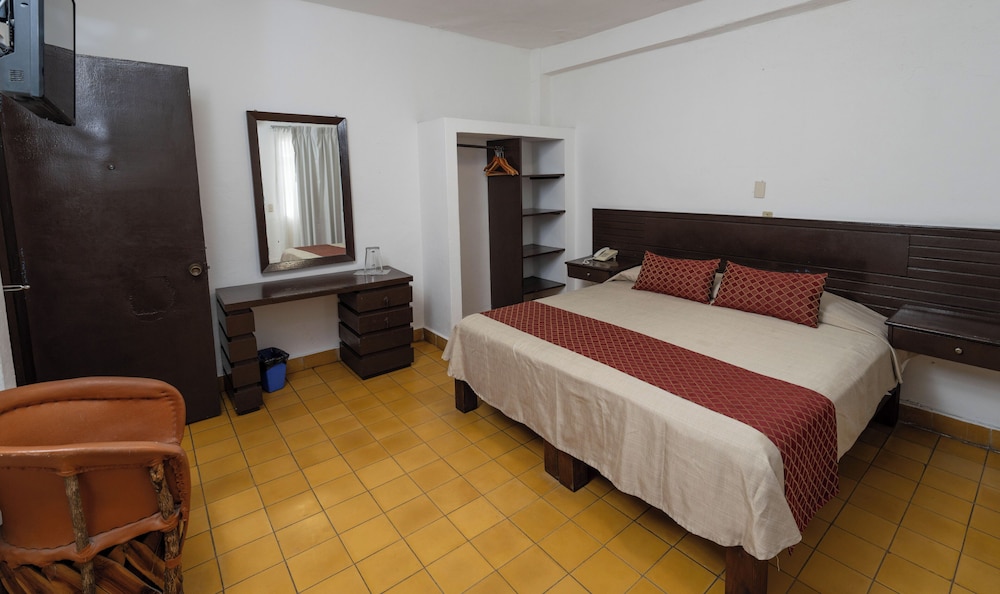 Superior Double Room, Balcony, City View And  Air-Conditioning photo 2