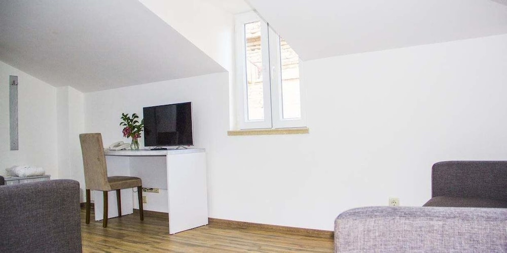 Family Room photo 3