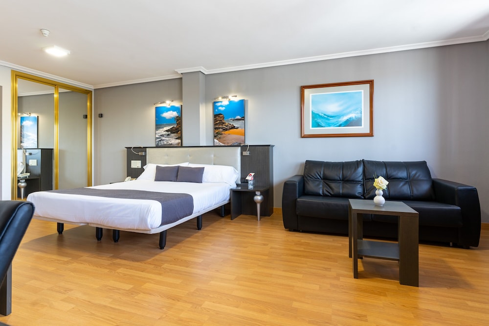 Double Room - Photo 5