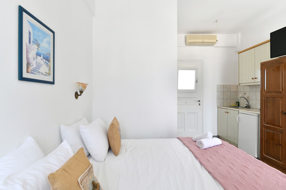 Standard Studio, Partial Sea View