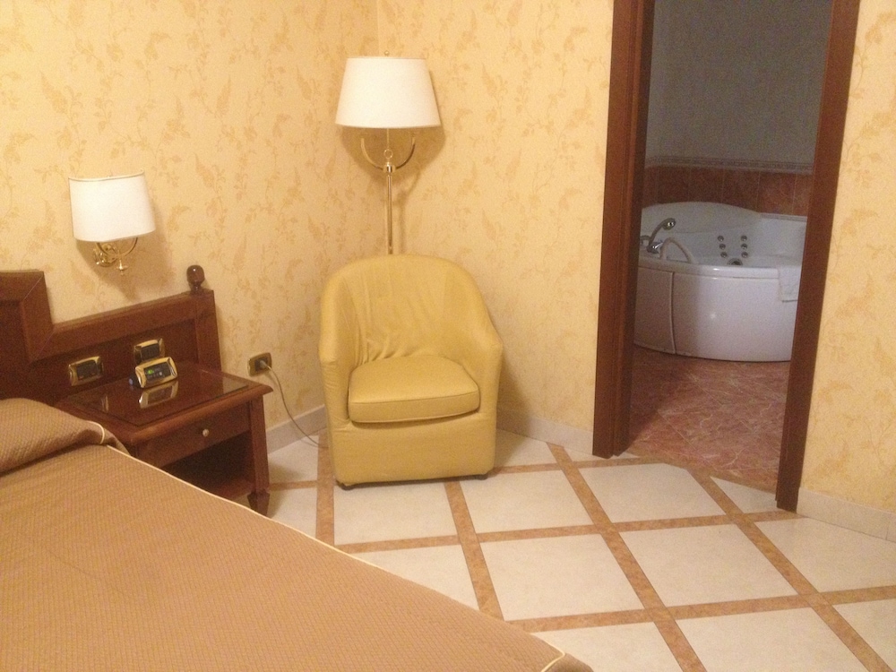 Superior Room, Jetted Tub photo 2