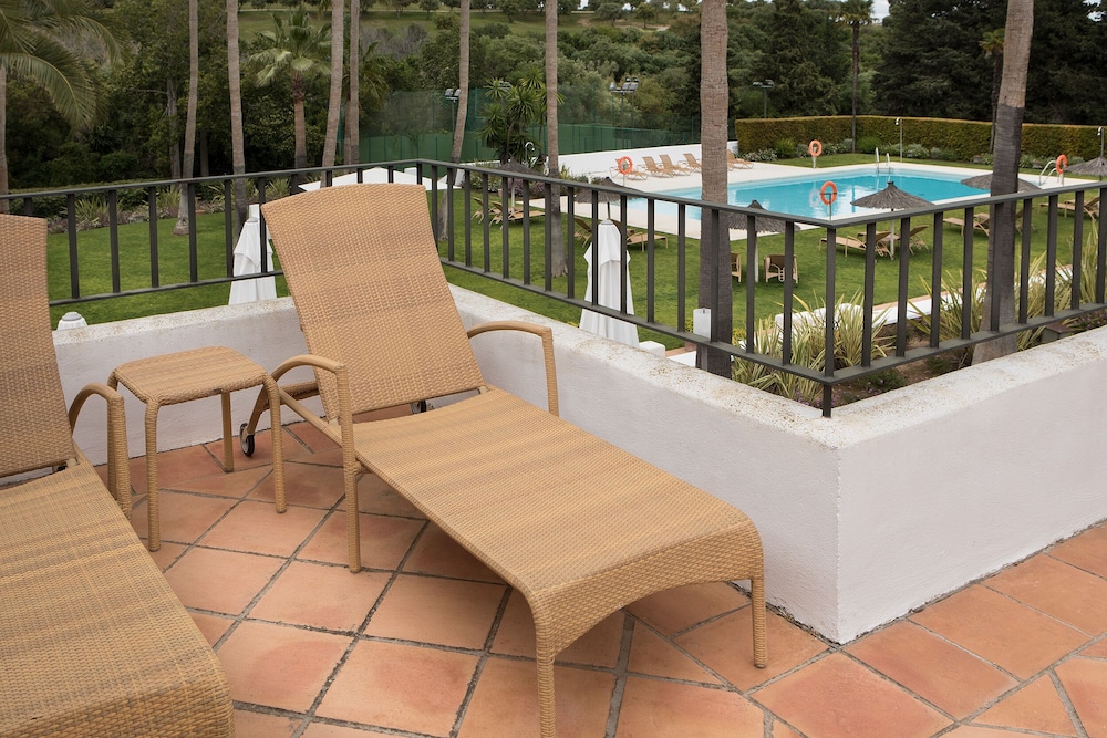 Superior Double Room Single Use, Garden View photo 3