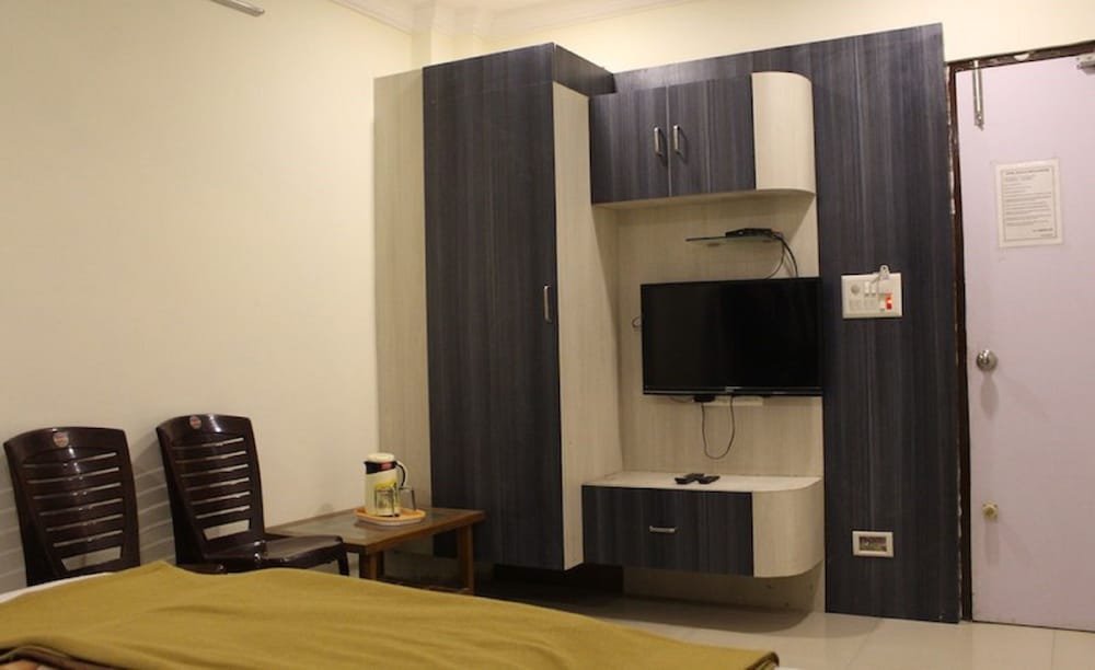 Deluxe Room, 1 Double Bed, Non Smoking photo 2
