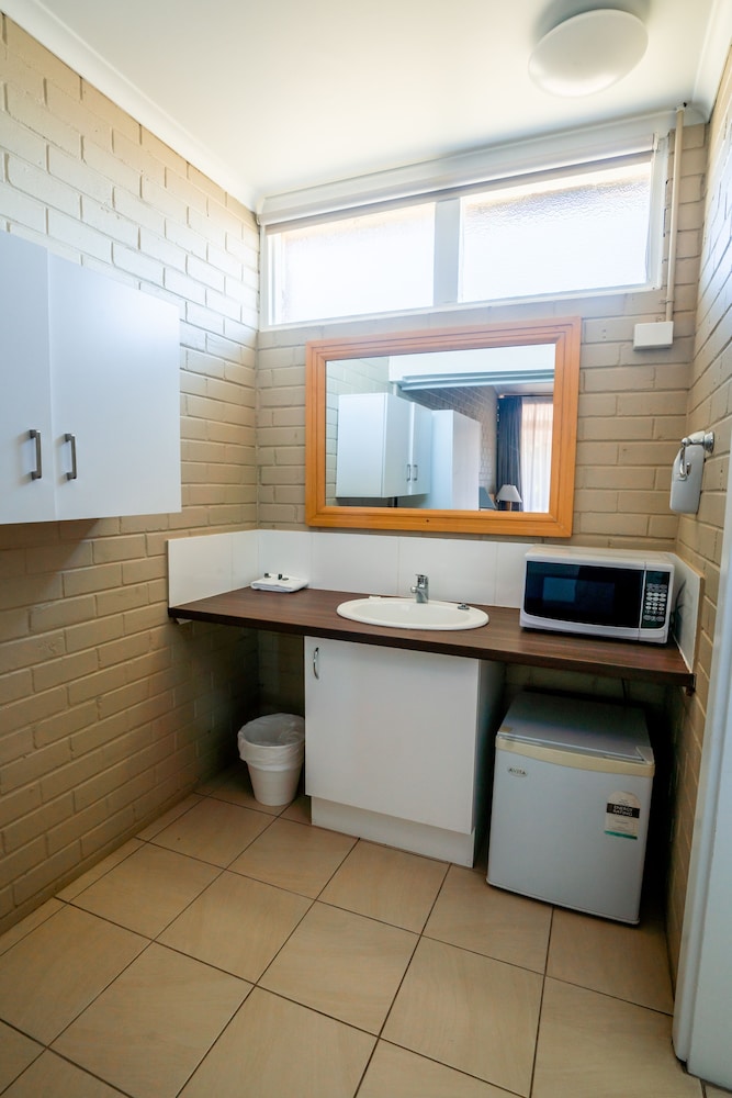 Standard Room, Non Smoking, Kitchenette (Interconnecting Room) photo 3