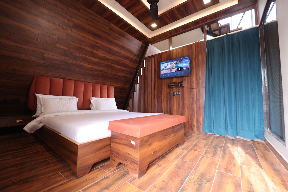 Sunshine A-Frame Cottage (Total: 4 Villas)
