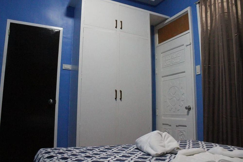 Budget Room, Shared Bathroom photo 3