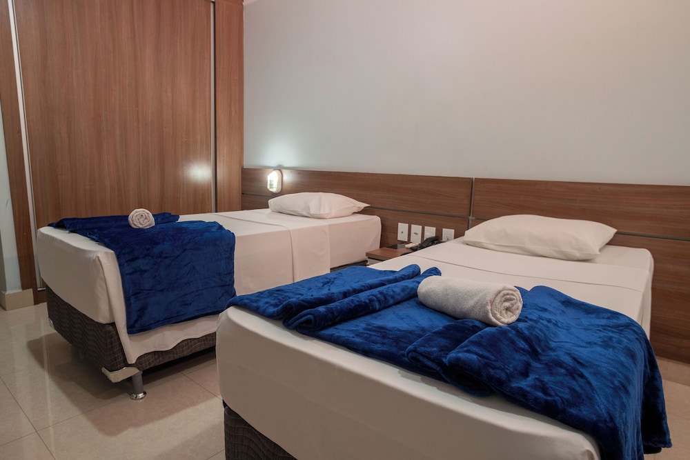 Standard Twin Room - Photo 22