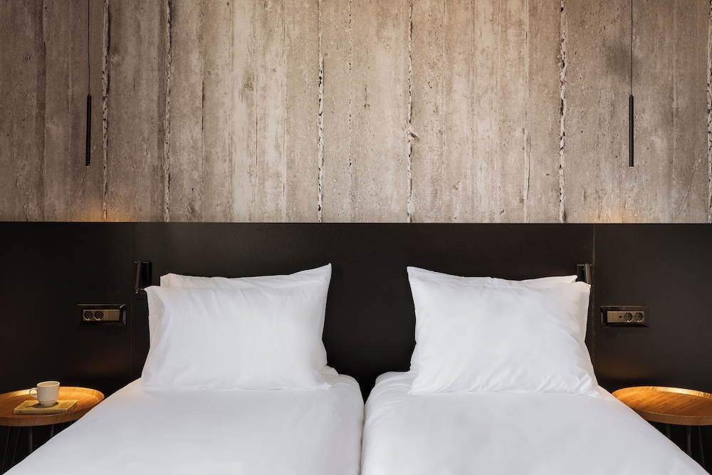 Twin Room, Multiple Beds photo 2