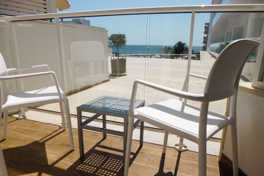 Standard Twin Room Partial Sea View H12SRB