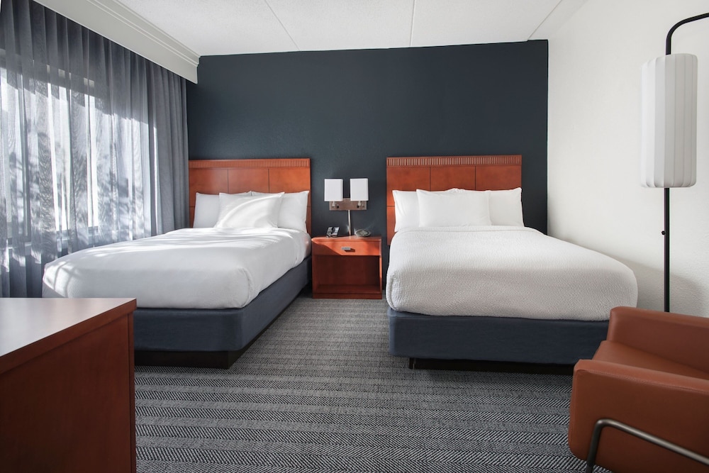 Suite, 1 Bedroom photo 2
