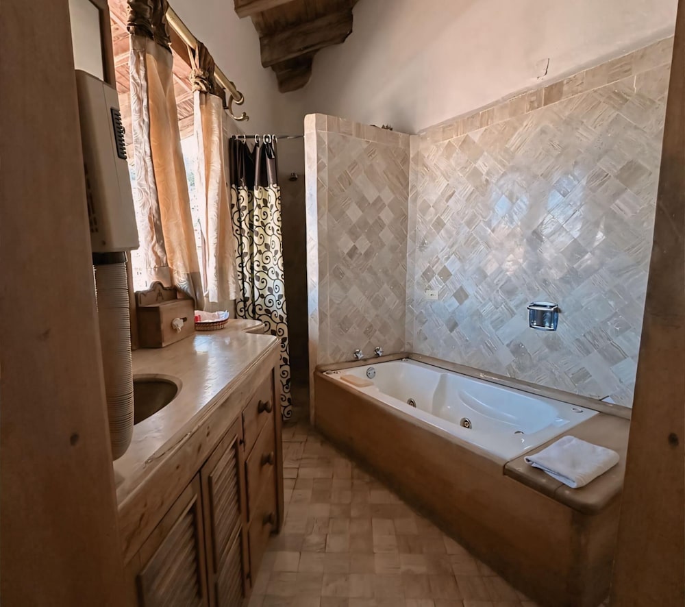 Superior Suite - Photo 19