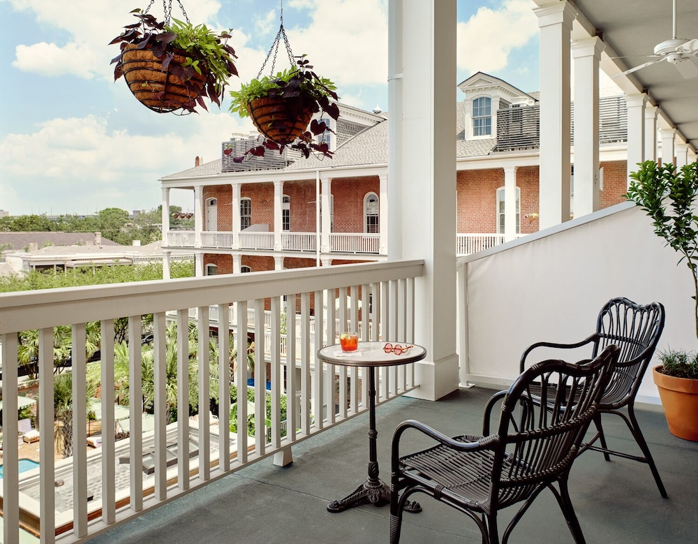 Room, 1 King Bed (Veranda) photo 2