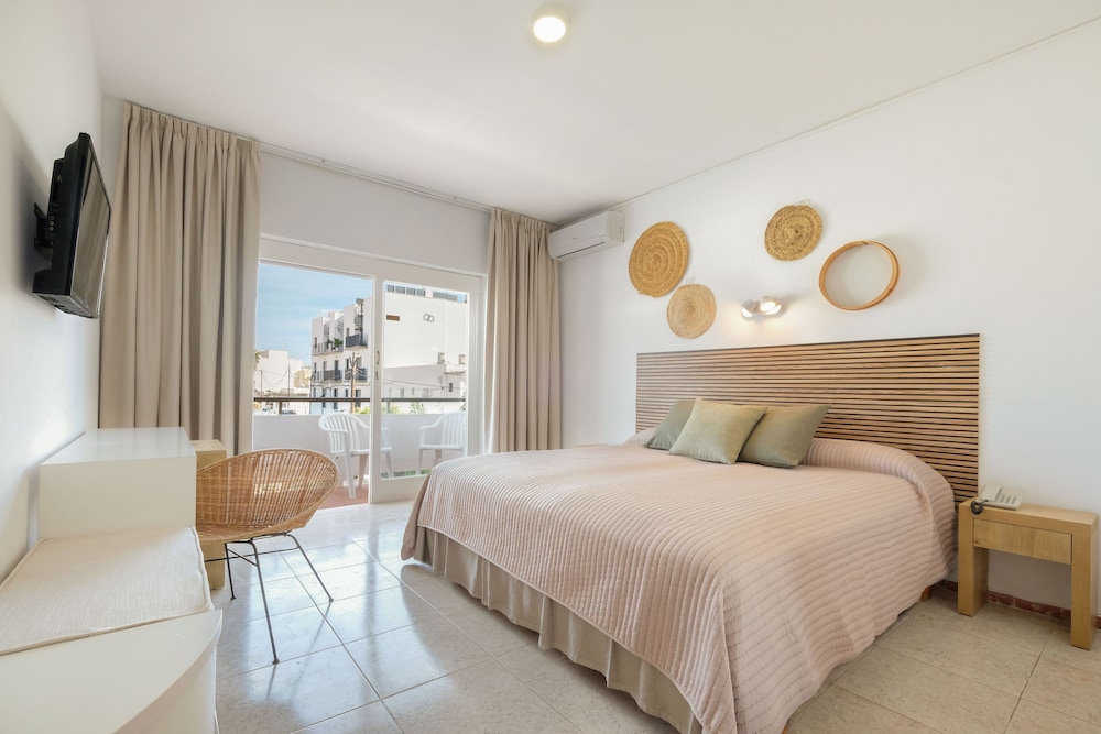 Standard Double Room - Photo 1